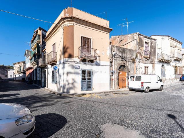Villa Indipendente in vendita a Aci Catena, Sicilia