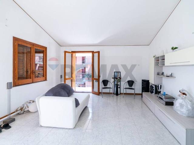Villa Indipendente in vendita a Aci Catena, Sicilia