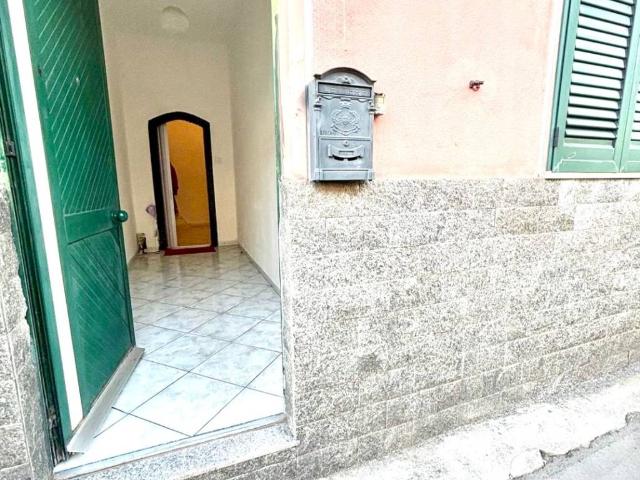 Villa Indipendente in vendita a Aci Catena, Sicilia