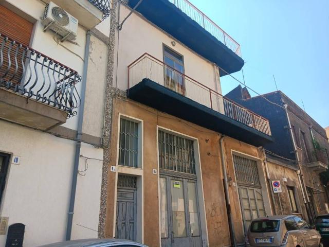 Villa Indipendente in vendita a Aci Sant'antonio, Sicilia
