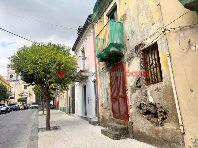 Villa Indipendente in vendita a Aci Sant'antonio, Sicilia