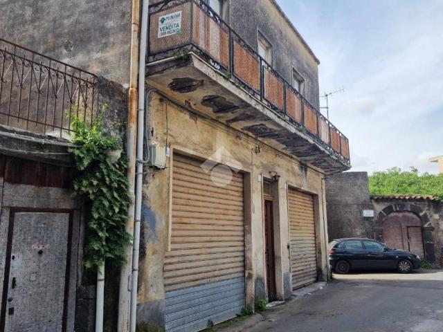 Villa Indipendente in vendita a Aci Sant'antonio, Sicilia