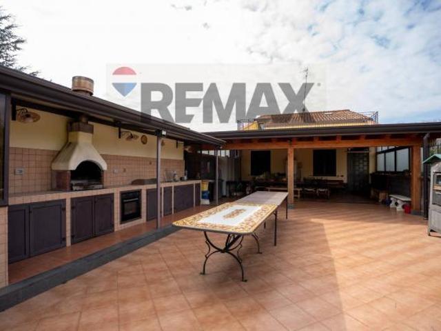 Villa Indipendente in vendita a Aci Sant'antonio, Sicilia