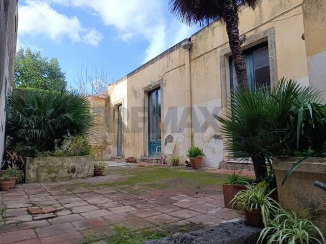 Villa Indipendente in vendita a Acireale, Sicilia