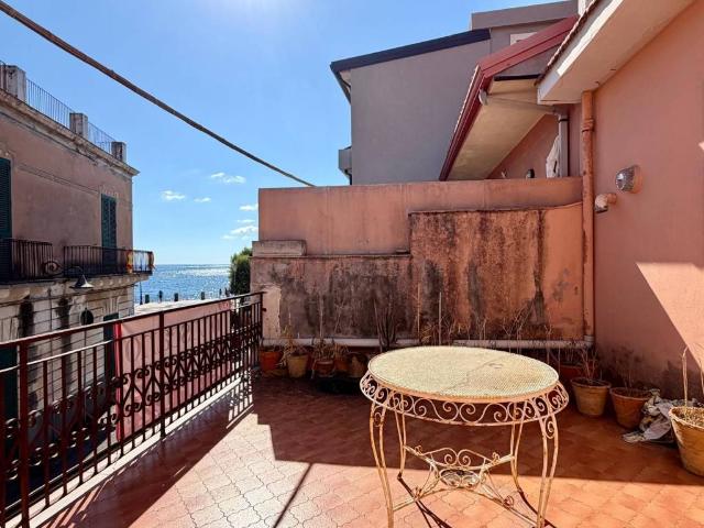 Villa Indipendente in vendita a Acireale, Sicilia