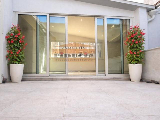Villa Indipendente in vendita a Santa Caterina, Acireale