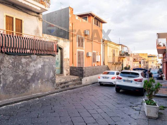 Villa Indipendente in vendita a Aci Platani, Acireale