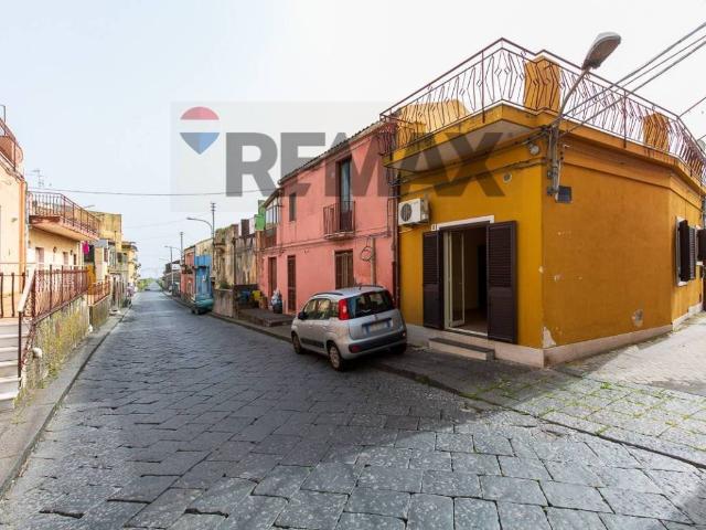 Villa Indipendente in vendita a Acireale, Sicilia