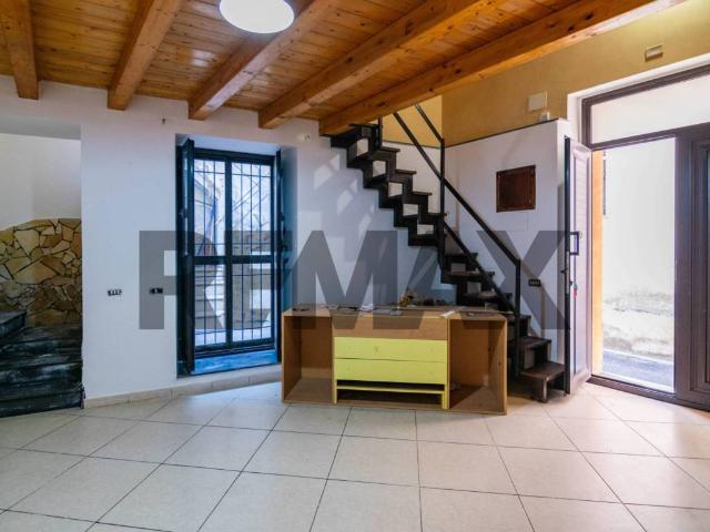 Villa Indipendente in vendita a Santa Caterina, Acireale
