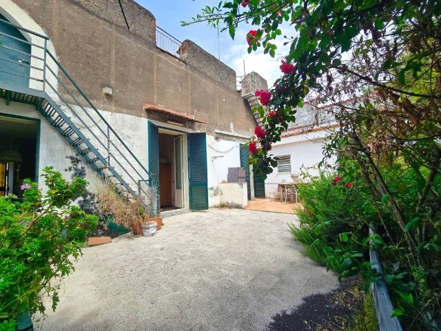Villa Indipendente in vendita a Santa Caterina, Acireale