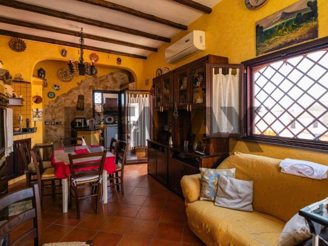 Villa Indipendente in vendita a Acireale, Sicilia