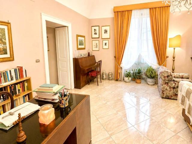 Villa Indipendente in vendita a Sciarelle, Acireale
