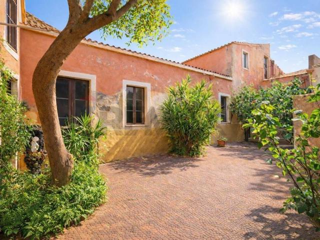Villa Indipendente in vendita a Santa Caterina, Acireale