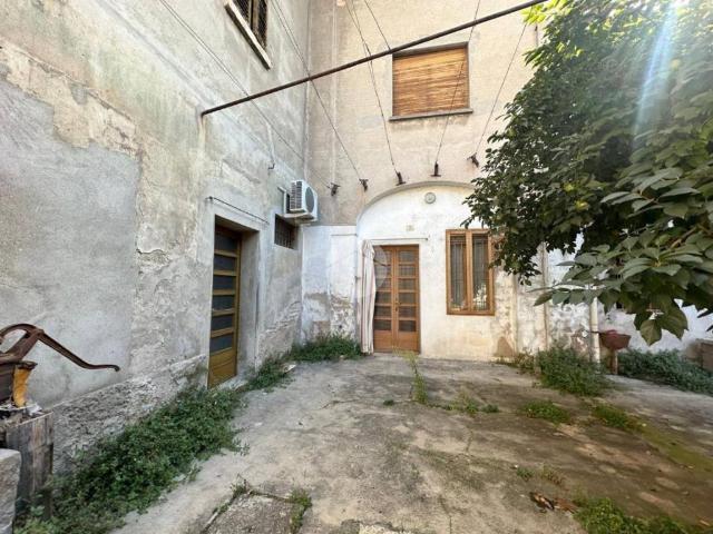 Villa Indipendente in vendita a Acquafredda, Lombardia
