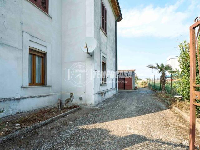 Villa Indipendente in vendita a La Vernazzuola, Acquanegra Cremonese