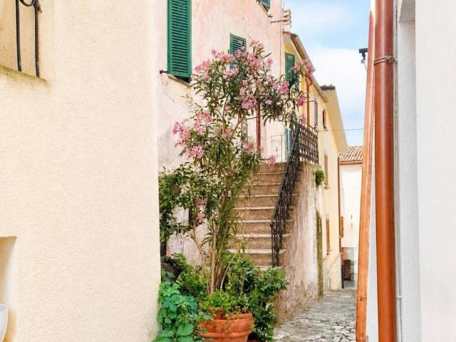 Villa Indipendente in vendita a Acquapendente, Viterbo