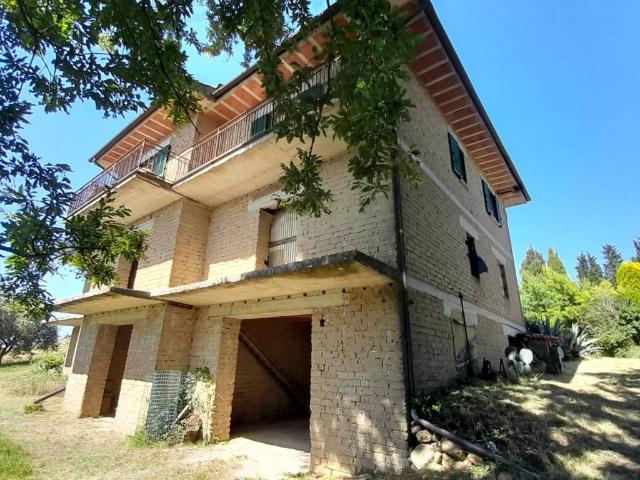 Villa Indipendente in vendita a Acquapendente, Lazio