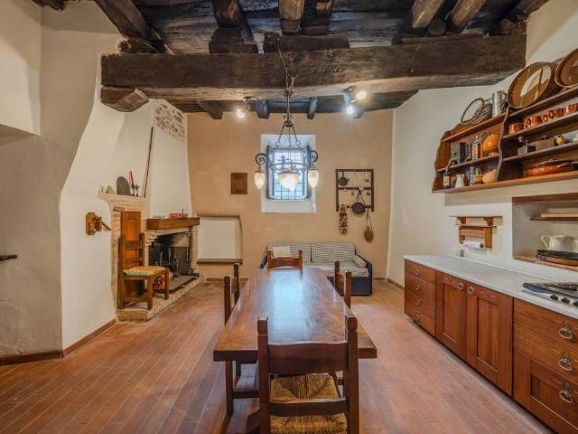 Villa Indipendente in vendita a Acquasparta, Umbria