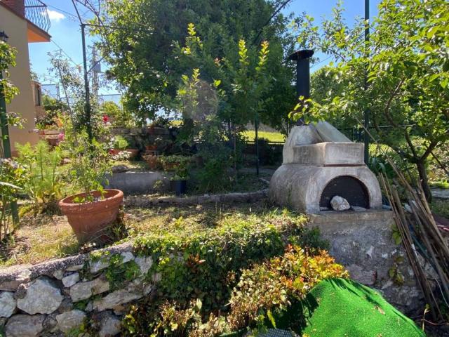 Villa Indipendente in vendita a Acquasparta, Umbria