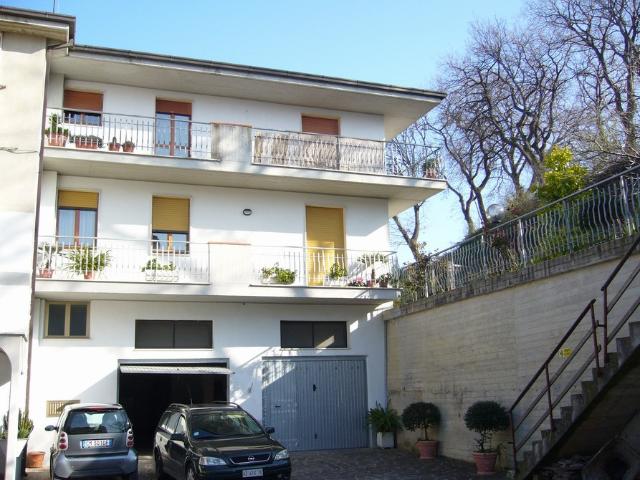 Villa Indipendente in vendita a Ponterotto, Marche