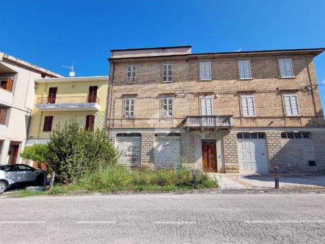 Villa Indipendente in vendita a Marche, Ascoli Piceno