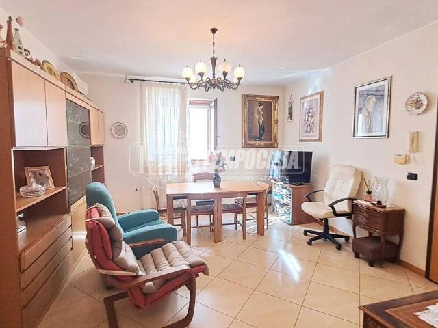 Villa Indipendente in vendita a Adelfia, Bari
