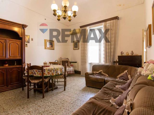 Villa Indipendente in vendita a Adrano, Sicilia