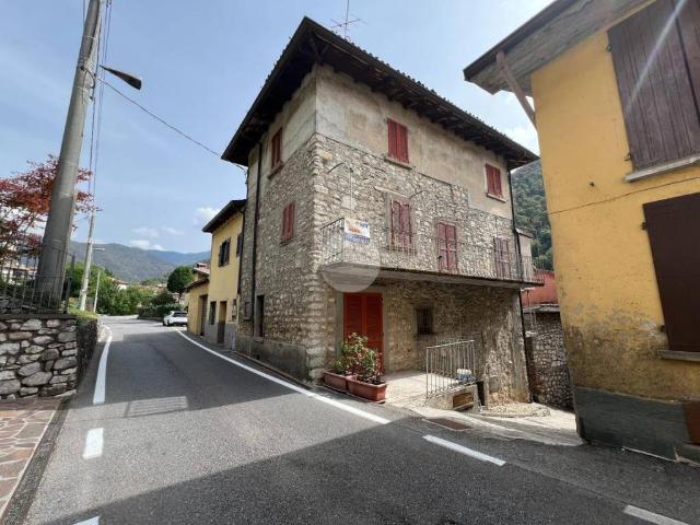 Villa Indipendente in vendita a Adrara San Martino, Lombardia
