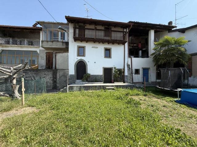 Villa Indipendente in vendita a Adrara San Martino, Lombardia
