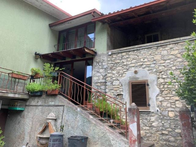 Villa Indipendente in vendita a Adrara San Rocco, Lombardia
