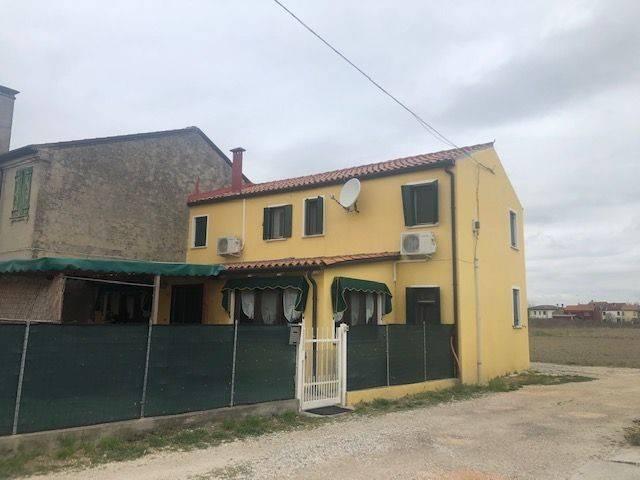 Villa Indipendente in vendita a Borgo Dolomiti, Adria