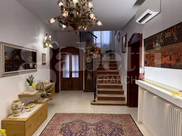 Villa Indipendente in vendita a Borgo Dolomiti, Adria