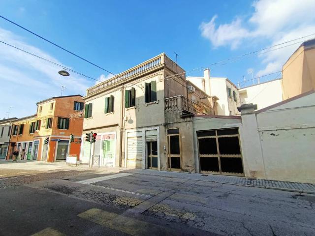 Villa Indipendente in vendita a Borgo Dolomiti, Adria