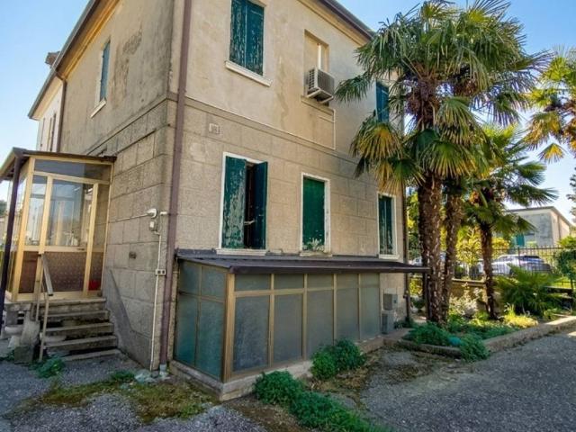 Villa Indipendente in vendita a Borgo Dolomiti, Adria