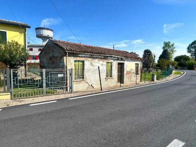 Villa Indipendente in vendita a Adria, Veneto