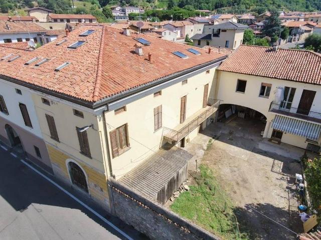 Villa Indipendente in vendita a Adro, Lombardia