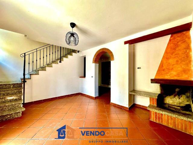 Villa Indipendente in vendita a Agliana, Toscana