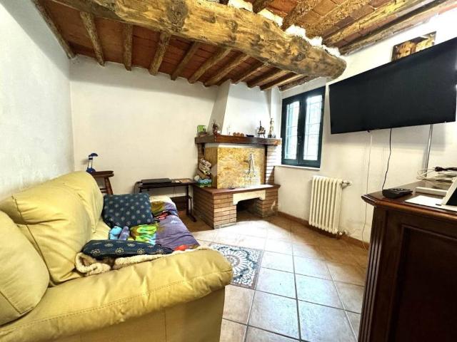 Villa Indipendente in vendita a Cantone, Agliana