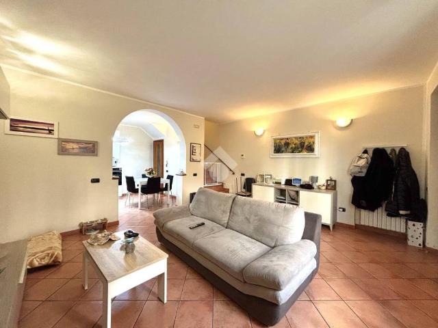 Villa Indipendente in vendita a Agliana, Toscana