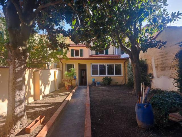 Villa Indipendente in vendita a Agliana, Pistoia