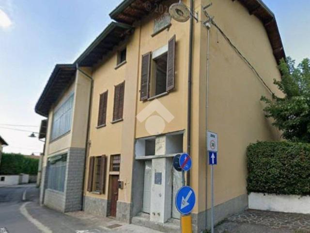 Appartamento in vendita a Aicurzio, Lombardia