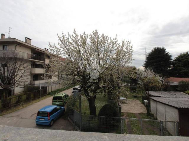 Appartamento in vendita a Aicurzio, Lombardia