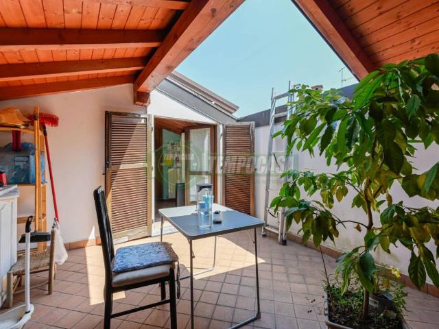 Villa Indipendente in vendita a Aicurzio, Lombardia