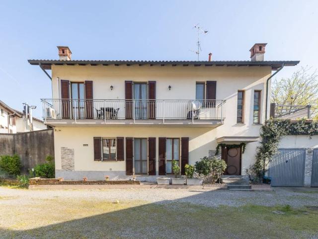 Villa Indipendente in vendita a Aicurzio, Lombardia