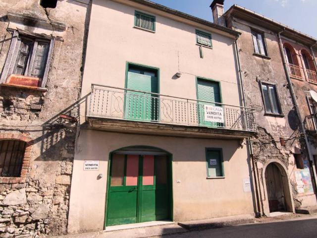 Villa Indipendente in vendita a Aiello Del Sabato, Campania