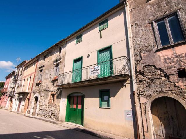 Villa Indipendente in vendita a Aiello Del Sabato, Campania