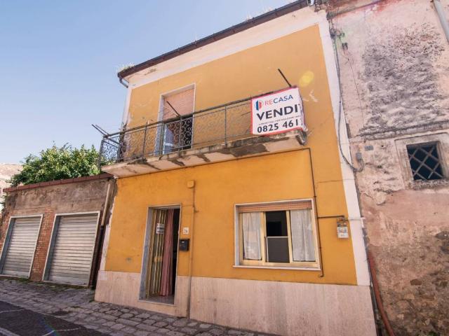 Villa Indipendente in vendita a Aiello Del Sabato, Campania