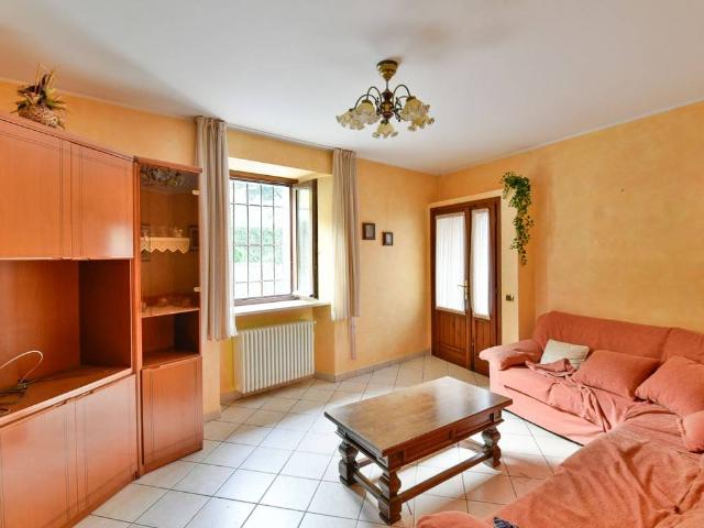 Villa Indipendente in vendita a Airuno, Lombardia