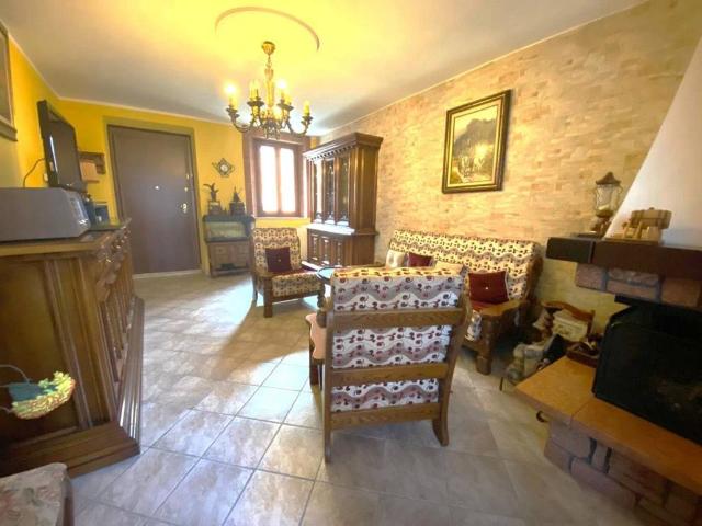 Villa Indipendente in vendita a Alagna Lomellina, Lombardia