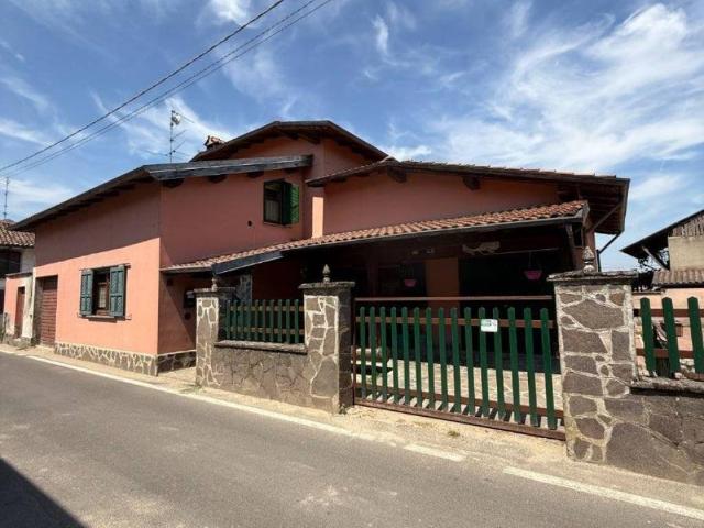 Villa Indipendente in vendita a Alagna Lomellina, Lombardia